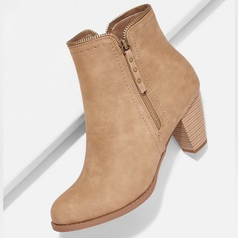 JustFab Rayleene Tan Ankle Booties Size 9 Side Zip Block Heel Brown